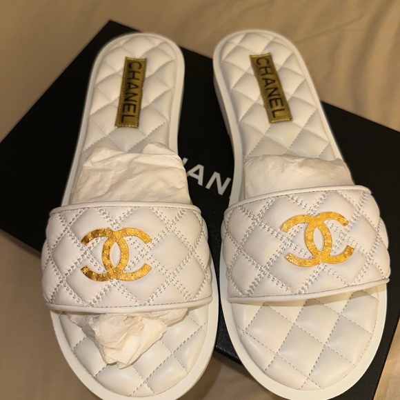 Chanel patent sandals - Picture 1 of 6